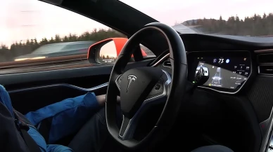 Tesla,  362 bin aracını geri çağırıyor!