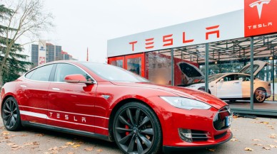 Patron çıldırdı: Tesla araçlarda dev indirim